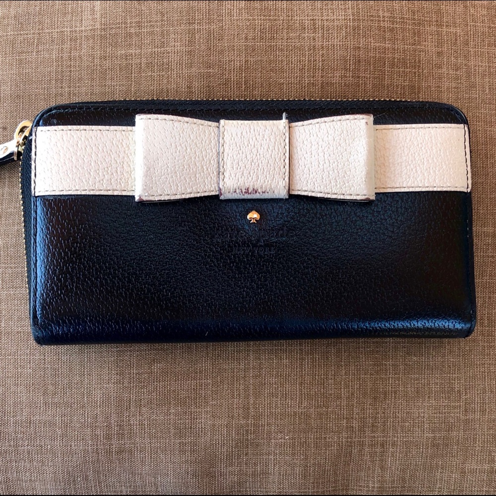 SOLD Kate Spade Continental Black White Bow Wallet